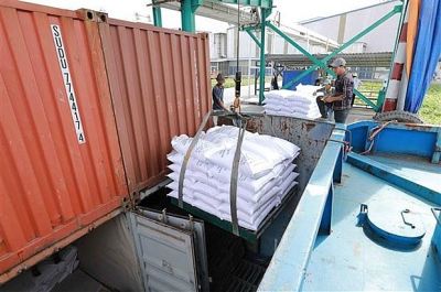 Doanh nghiệp dồn dập nhận đơn hàng, xuất khẩu gạo liên tục lập kỷ lục